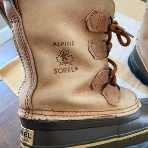 WOMENS VINTAGE SOREL BOOTS *NWOT*